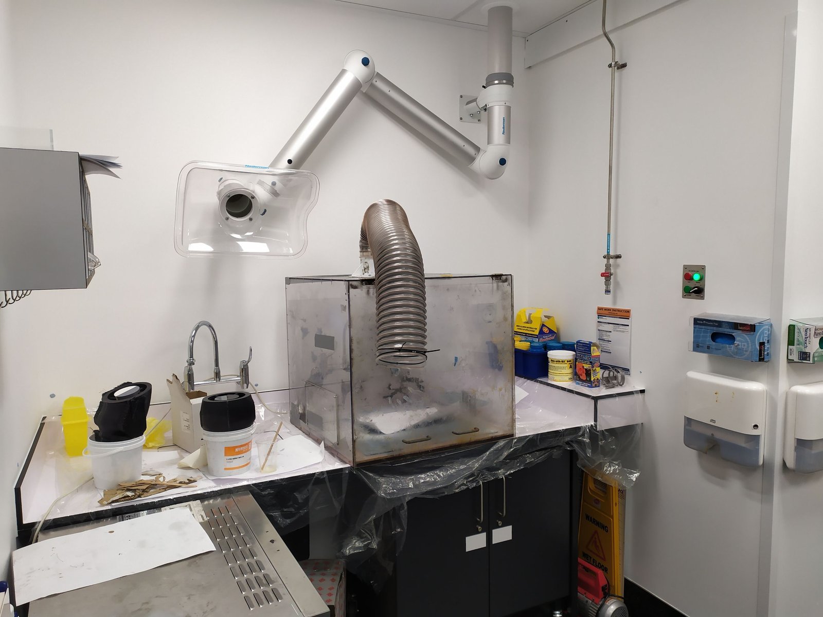 Molding Room – Hybrid Deposition Manufacturing Lab